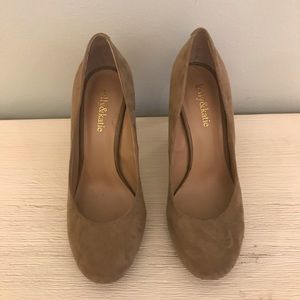 Kelly & Katie tan suede pumps!